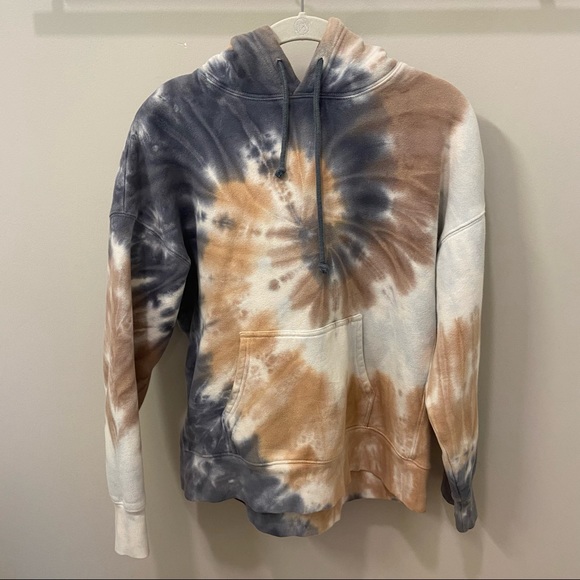 Aritzia Sweaters - Aritzia TNA Boyfriend Hoodie